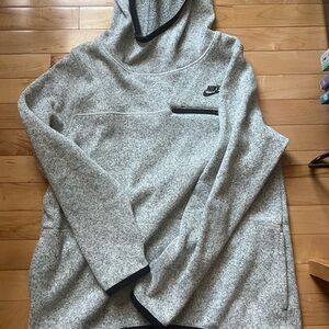Nike women’s Heathered Gray Hoodie Sweater